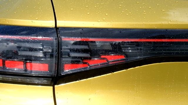 Встречаем на таможне первый в Беларуси электромобиль Volkswagen ID.4 смотреть онлайн