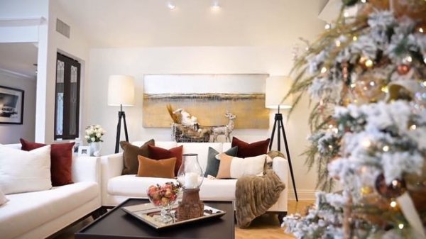 Christmas Decorating Home Tour by Interior Designer Rebecca Robeson
