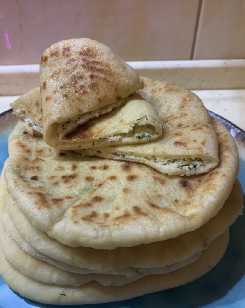 Лепёшки с сыром на сковороде смотреть онлайн