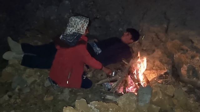 Fuego de amor, refugiados de montaña: la lucha de Samira para salvar a Sadiq смотреть онлайн