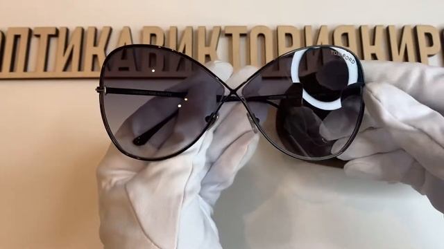 Очки солнцезащитные 842 01B Tom Ford c футляром смотреть онлайн