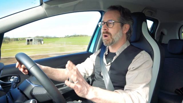 Renault Zoe ZE50 Review - Is it still the most affordable EV? смотреть онлайн