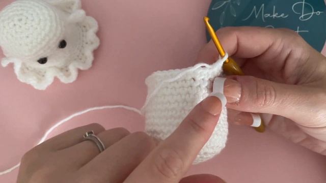 CROCHET GHOST ? HALLOWEEN PROJECT BEGINNER AMIGURUMI смотреть онлайн