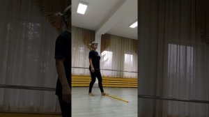 Корригирующая гимнастика для ступней ног с гимнастической палкой