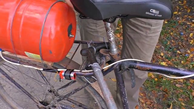 Велосипед с РЕАКТИВНЫМ ДВИГАТЕЛЕМ на селитровом карамельном топливе смотреть онлайн