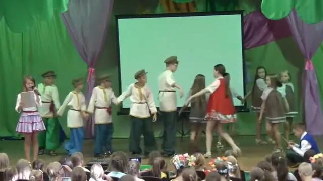 3 смена \ 9 отряд\ "Я иду долиной, на затылке кеппи..." смотреть онлайн