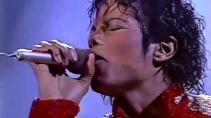 Michael & The Jacksons  - Beat It  - Victory Tour Toronto 1984 (High Quality)