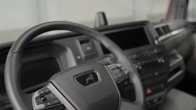 2021 MAN TGX vs 2020 Mercedes ACTROS 1846 LS смотреть онлайн