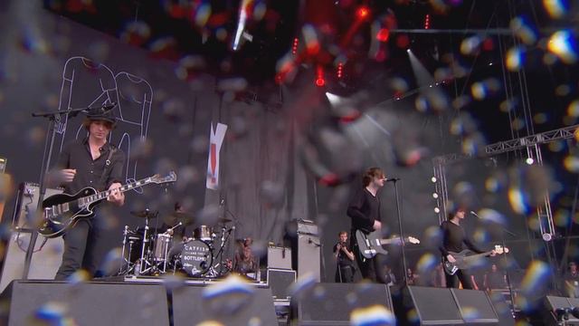 Catfish And The Bottlemen - Cocoon (Live At Glastonbury 2015)