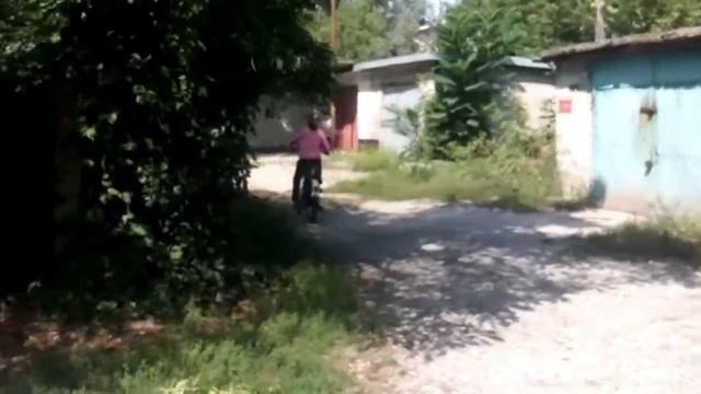 Катаюсь на мопеде смотреть онлайн