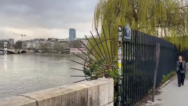 Доброго времени суток, Париж, Счастливого воскресенья, прогулка по Иль-Сен-Луи, Прямая трансляция смотреть онлайн