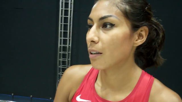 Brenda Martinez talks after winning her opening heat of 2013 IAAF World Championships смотреть онлайн
