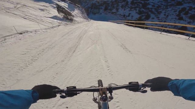 Кашкулак Горнолыжная База. Спуск на МТВ смотреть онлайн