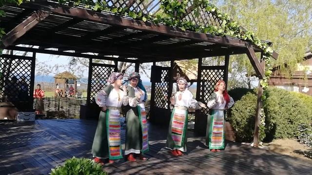 Не в лабутенах, а в восхитительных лаптях! смотреть онлайн