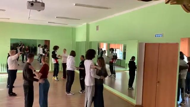 Репетиция танца на выпускной. Весна 2021 смотреть онлайн