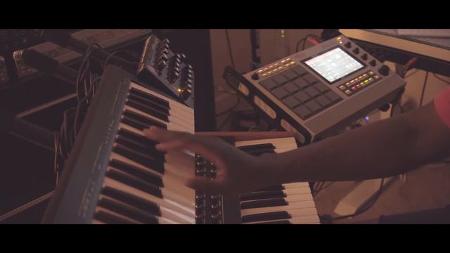 Testing the Moog Minitaur Bass Synth смотреть онлайн