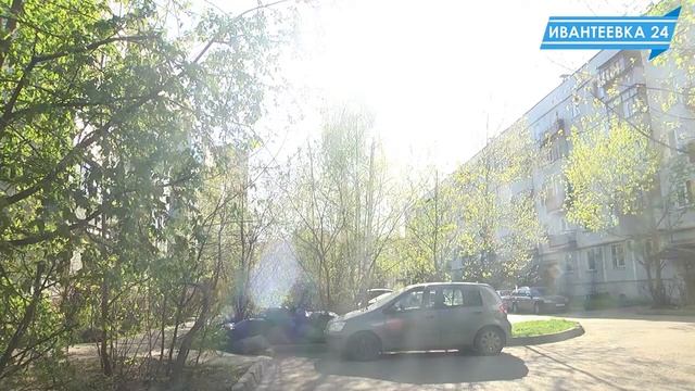 Субботник не до конца. Кучи мешков мусора валяются по всему городу смотреть онлайн