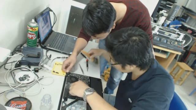 Sửa Macbook Pro A1286 lỗi không lên do côn trùng chui vào смотреть онлайн