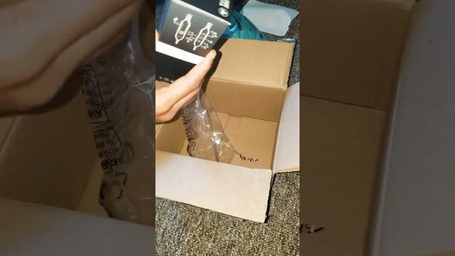 AKG Y100 unpacking смотреть онлайн