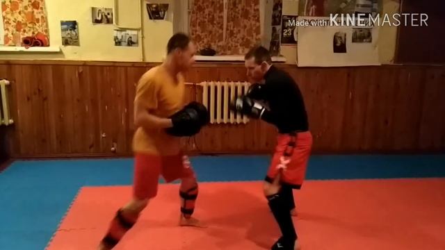 Тарабан Денис отработка ударов на лапы смотреть онлайн