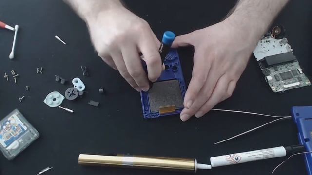 Cleaning up a £10 thrift shop Game Boy Color смотреть онлайн