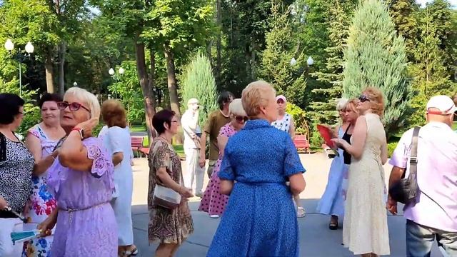 МНЕ ВЧЕРА ПРИСНИЛОСЬ ТЫ В МЕНЯ ВЛЮБИЛАСЬ! ТАНЦЫ ХАРЬКОВ УКРАИНА АВГУСТ 2023 смотреть онлайн