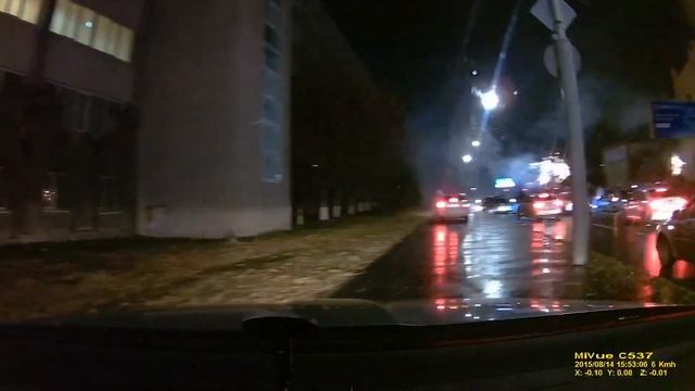 В Саратове автомобилисты перекрыли дорогу и запускали фейерверки смотреть онлайн