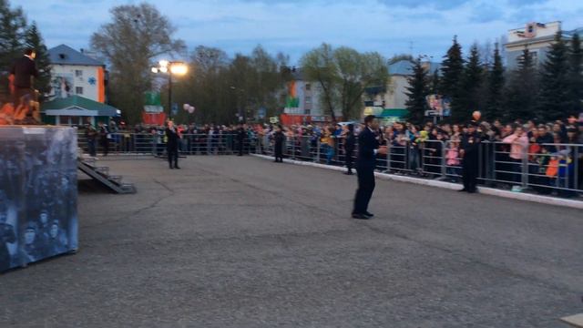 Концерт возле Дома техники День Победы. Бугульма смотреть онлайн