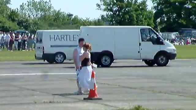 235bhp diesel ford transit(sign written) vs cosworth ford transit(not sign written) 1/4 mile смотреть онлайн