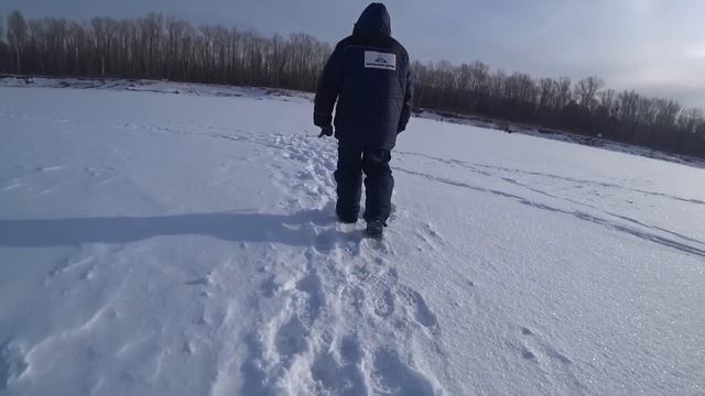 ЛЕЩИ ДАЛИ ЖАРУ, УСТАЛИ ЛОВИТЬ. ЗИМНЯЯ РЫБАЛКА НА КОМБАЙНЫ. смотреть онлайн