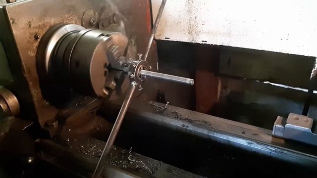 Нарезка резьбы М16 на токарном станке смотреть онлайн