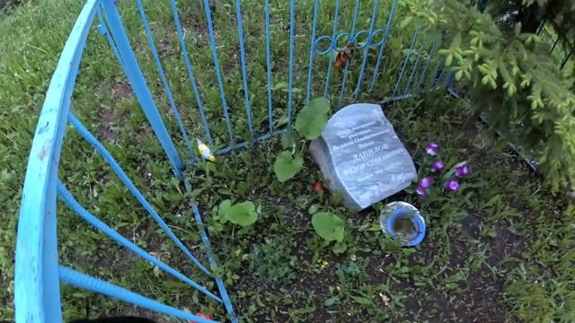 Дом на кладбище - Творятся не объяснимые вещи / Призраки на кладбище смотреть онлайн