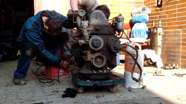 Štart motora po 5.rokoch (Mercedes OM615 2.4d) смотреть онлайн