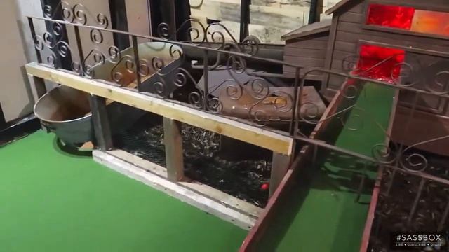 Trying GHETTO GOLF! | SassBox смотреть онлайн