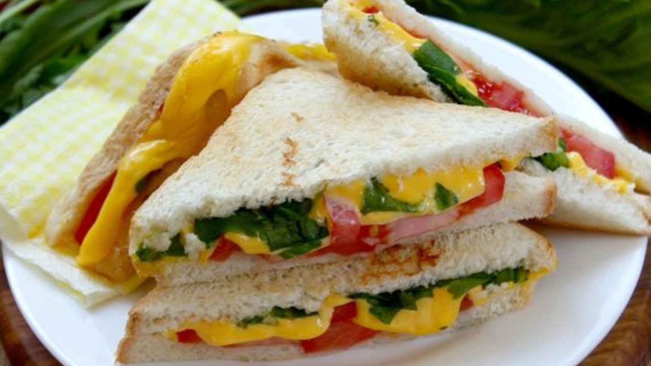 Горячие бутерброды с сыром, помидорами и зеленью смотреть онлайн