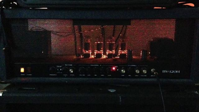 Blue Voodoo classic tone test '67 Gibson Flying V w/ EMG 85 neck смотреть онлайн