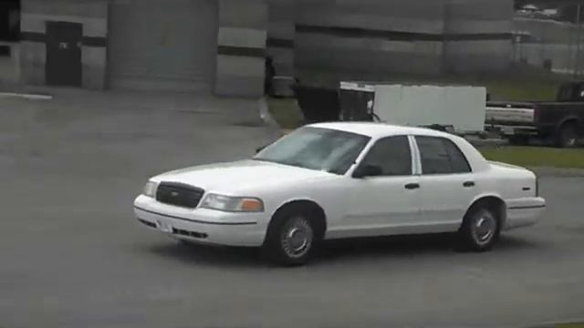 GovDeals: 1999 Ford Crown Victoria Police Interceptor смотреть онлайн