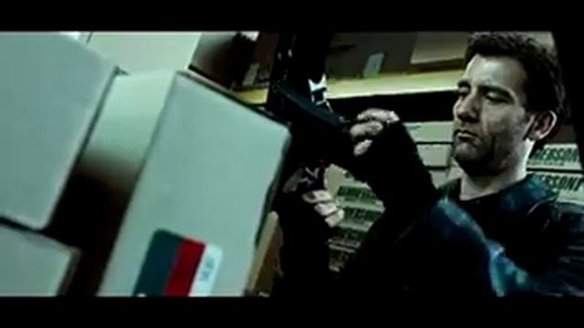 Shoot 'Em Up Official Trailer смотреть онлайн