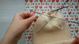 Мастер-класс по вязанию шапки спицами из пуха норки с двумя отворотами / Самая простая шапка