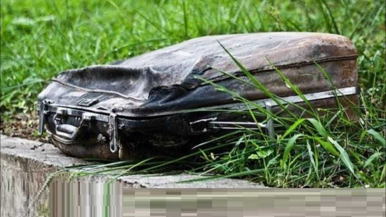 Девушка нашла старый чемодан, когда она его открыла её сердце разбилось, от такого мурашки по коже смотреть онлайн