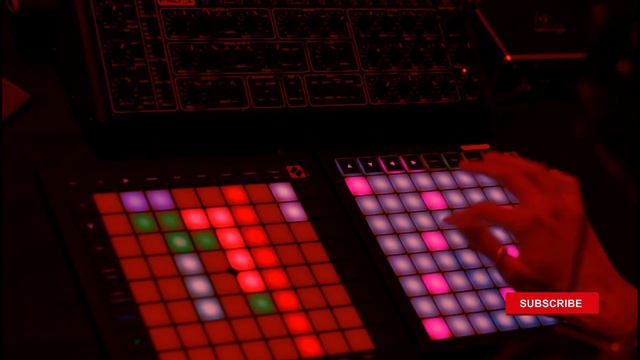 Working hard with the Behringer Pro 1 - One Analog Synth - No Talk Pro1 Jam смотреть онлайн