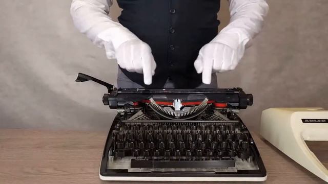 Vintage Typewriter Adler Junior 12 - presentation смотреть онлайн