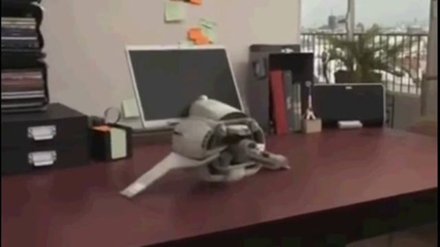 супер видео ноутбук улетел но обещал вернуться смотреть онлайн