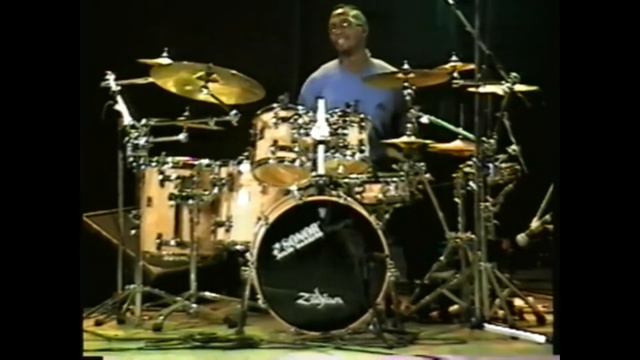 Julio Barreto Drum Solo смотреть онлайн