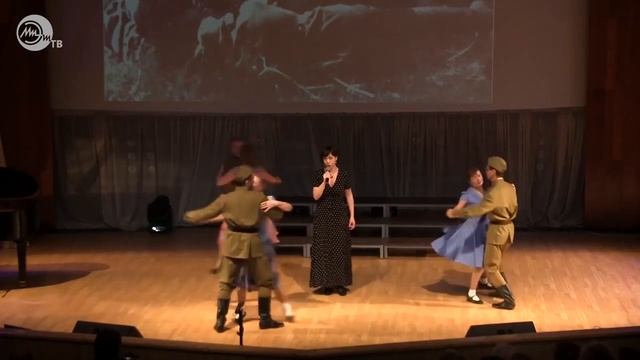 В лесу прифронтовом смотреть онлайн