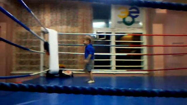 КАРАТЭ ПАЦАН / БОКС 2016, Женя 3 годика. смотреть онлайн