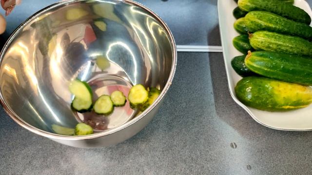 ОГУРЦЫ ЕЩЁ РАСТУТ? ВРЕМЯ ПРИГОТОВИТЬ ВКУСНОТУ