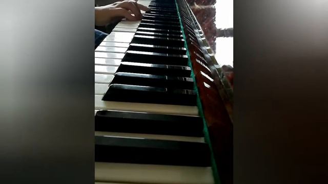 Примадонна - Алла Пугачёва ДВА видео-оригинала и кавер-версия рояль без вокала смотреть онлайн