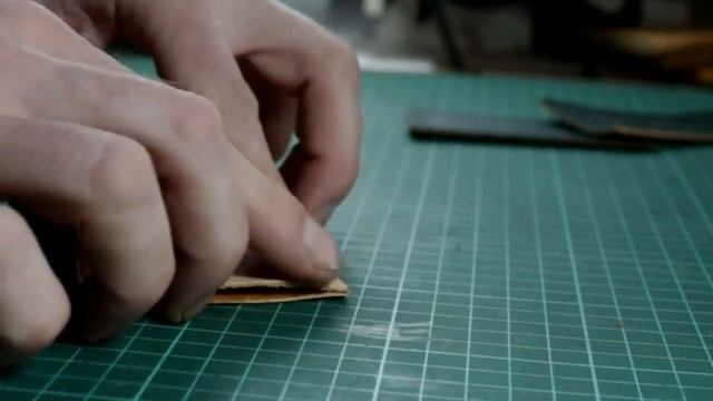 Процесс создания картхолдера из натуральной кожи | Ярмарка Мастеров смотреть онлайн