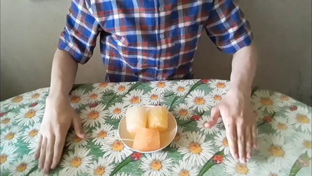 Приготовил фруктовый лёд из сока. смотреть онлайн
